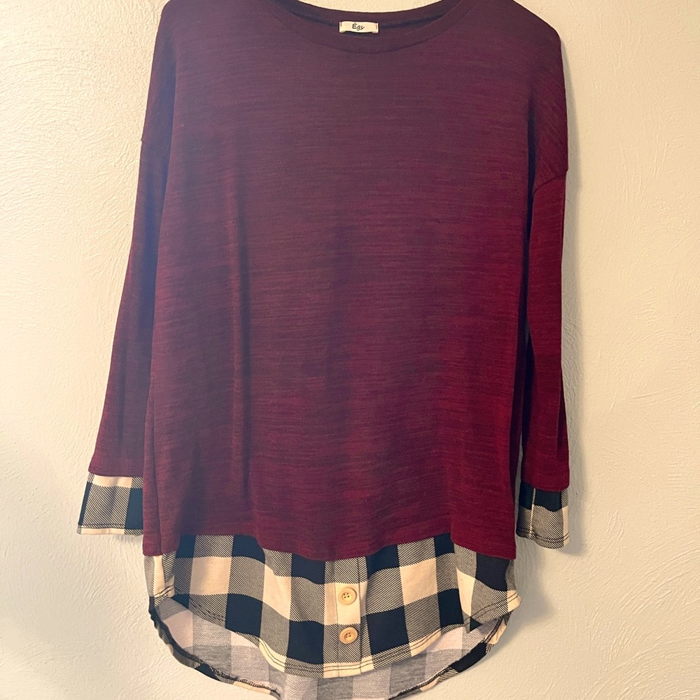 Awesome burgundy top with plaid detail! Size S.